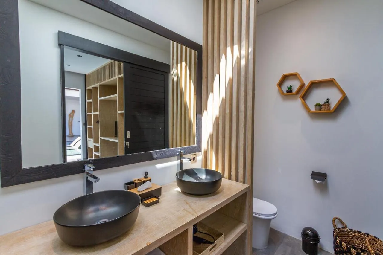 Villa Lys By Alfred In Bali チャングー 0*,